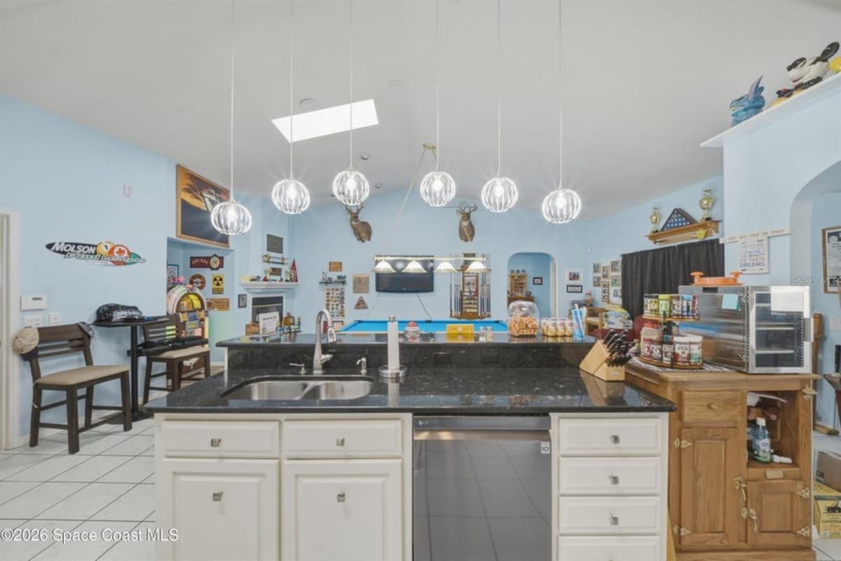 4562 HELENA DRIVE — photo 22 of 44