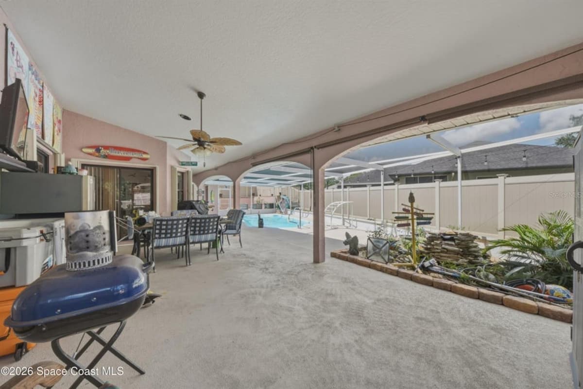 4562 HELENA DRIVE — photo 41 of 44