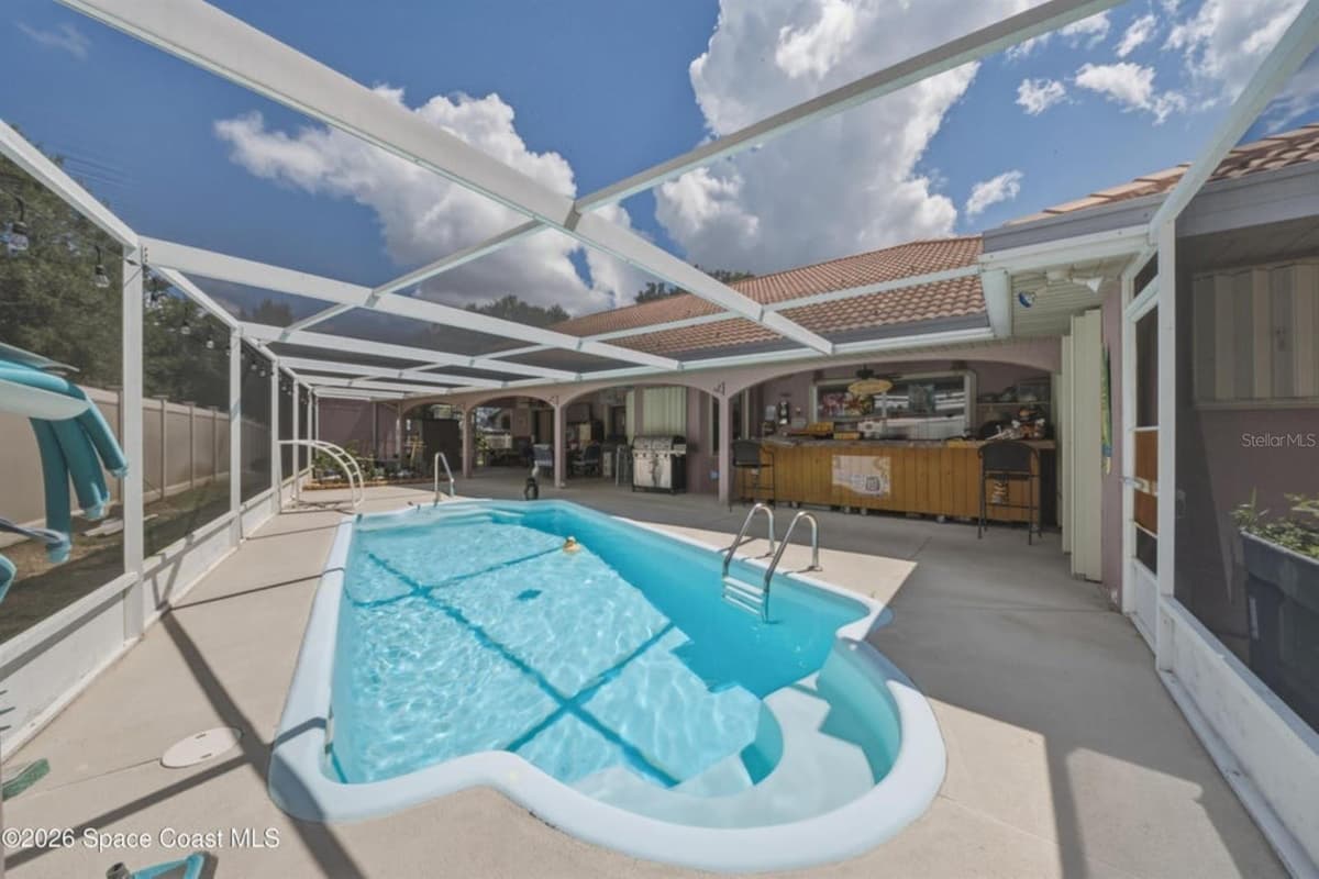 4562 HELENA DRIVE — photo 40 of 44