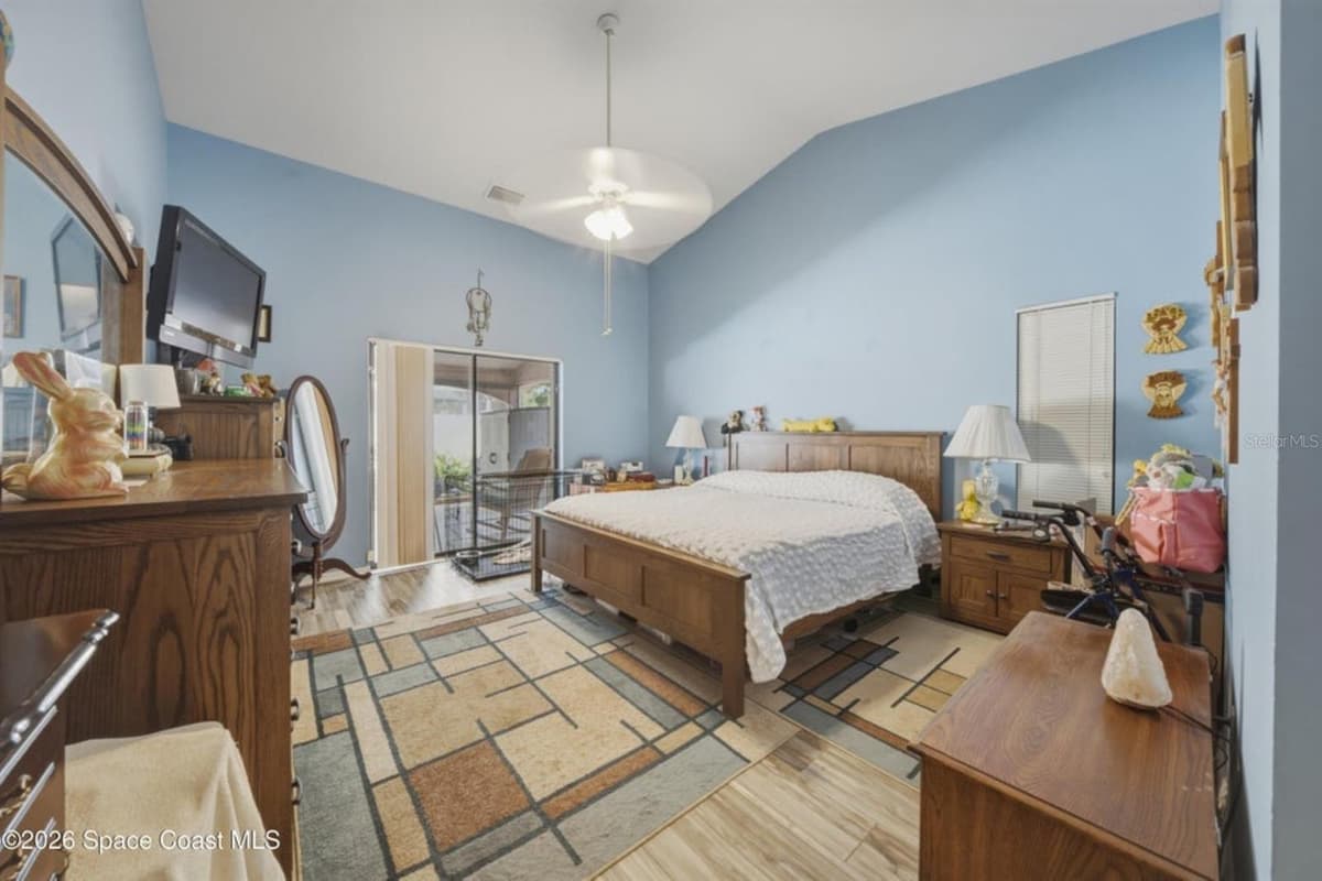 4562 HELENA DRIVE — photo 33 of 44