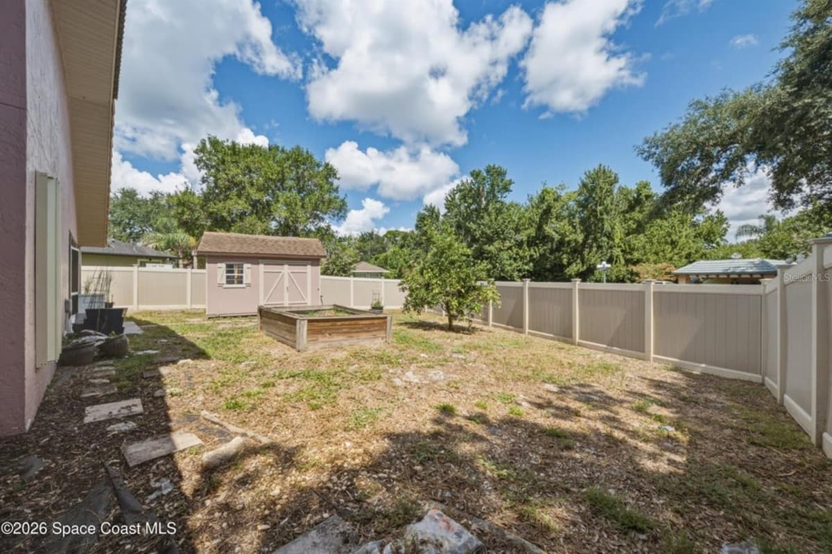 4562 HELENA DRIVE — photo 14 of 44