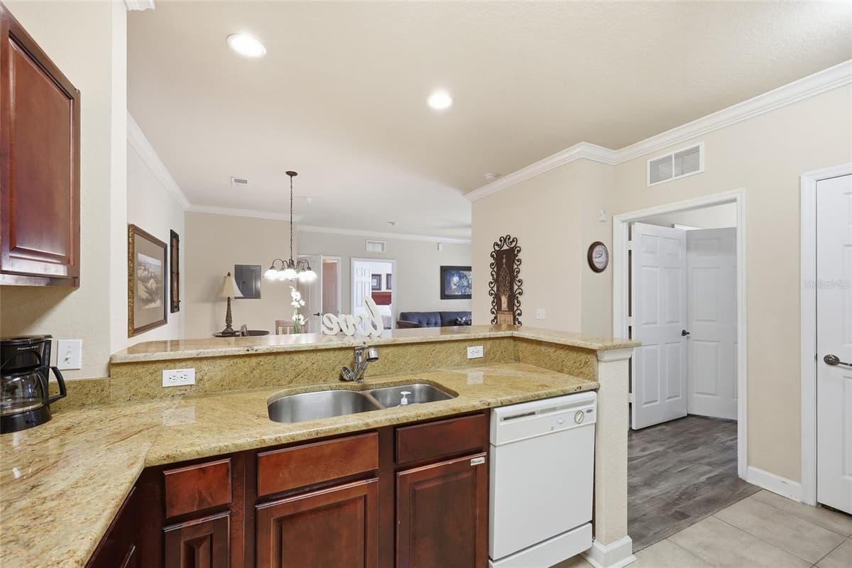 8020 TUSCANY WAY — photo 12 of 39