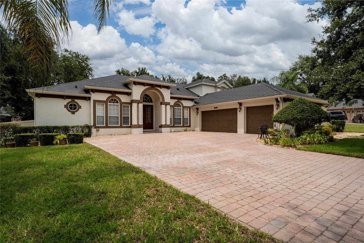6230 BORDEAUX CIRCLE — photo 13 of 57