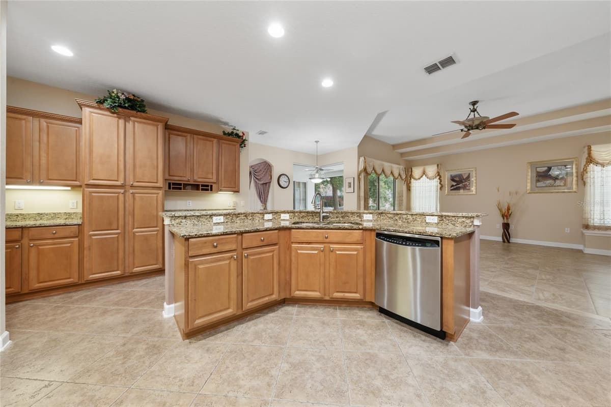 6230 BORDEAUX CIRCLE — photo 30 of 57