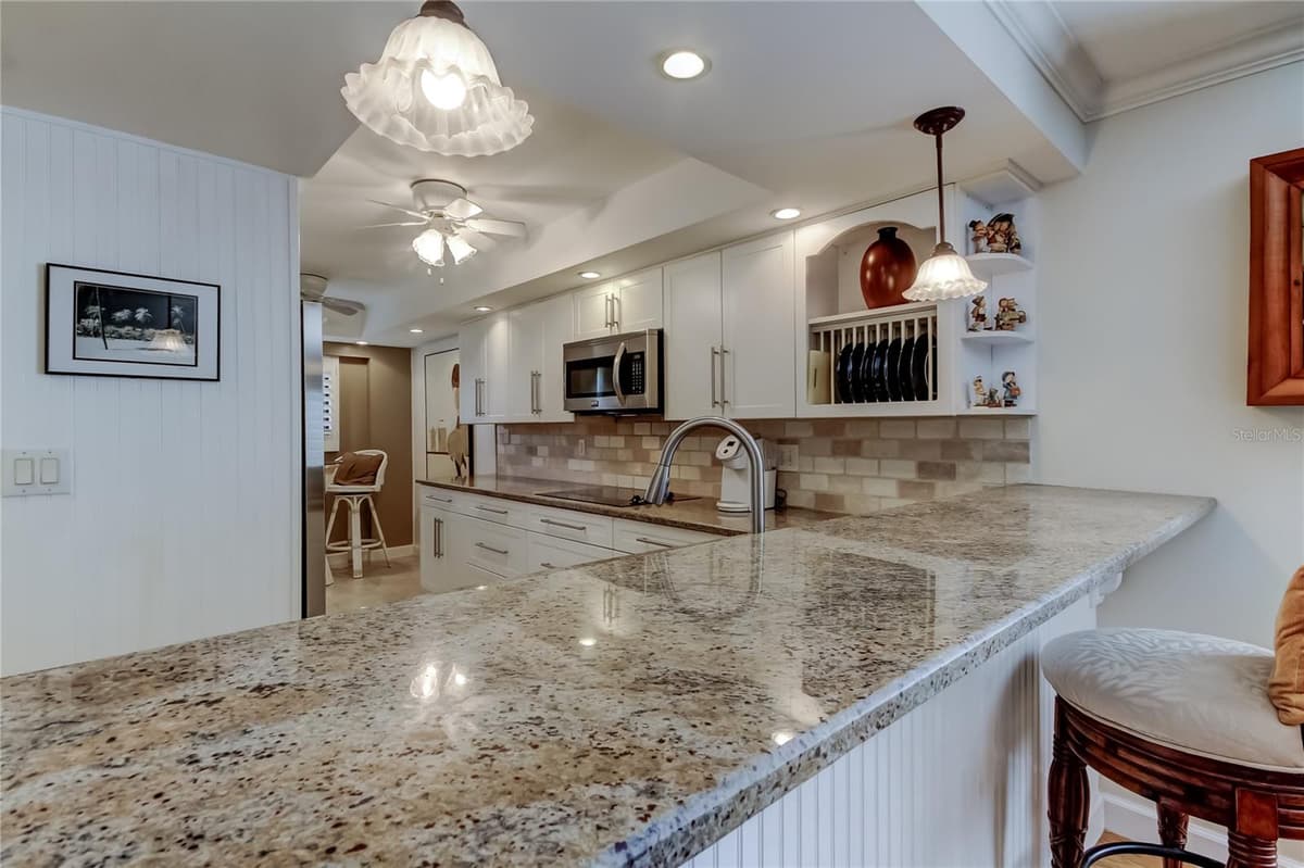 9450 HARBOR GREENS WAY — photo 14 of 51