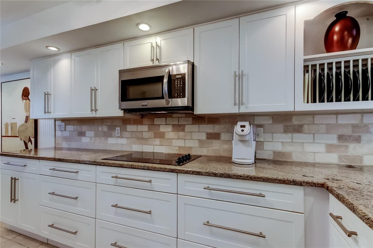 9450 HARBOR GREENS WAY — photo 10 of 51