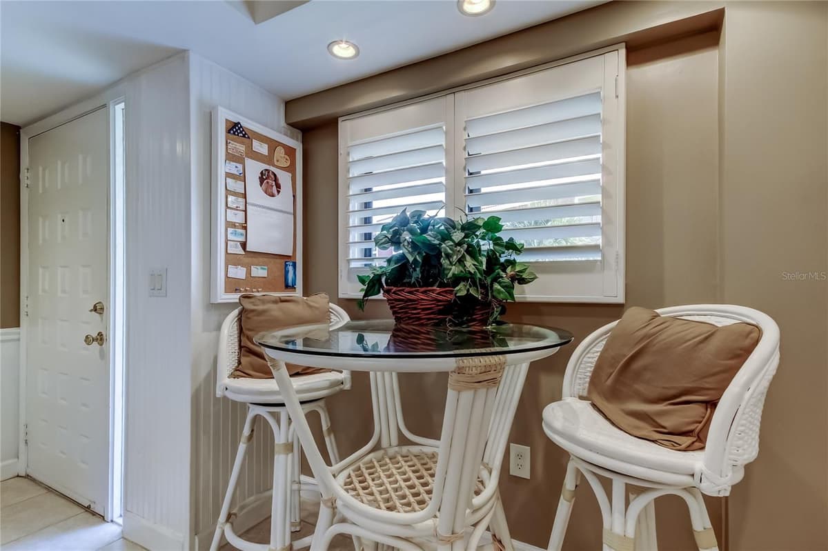 9450 HARBOR GREENS WAY — photo 6 of 51