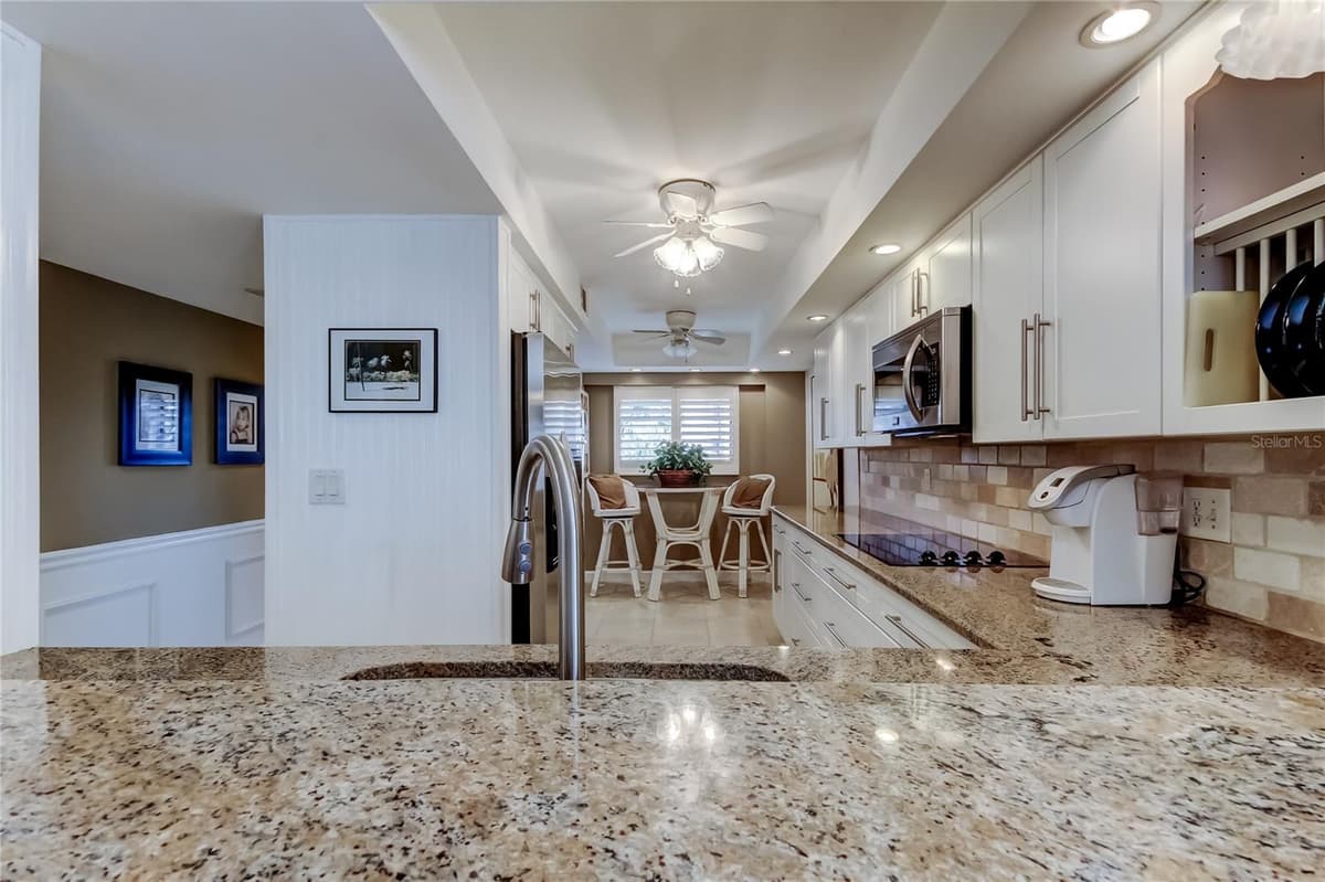 9450 HARBOR GREENS WAY — photo 15 of 51
