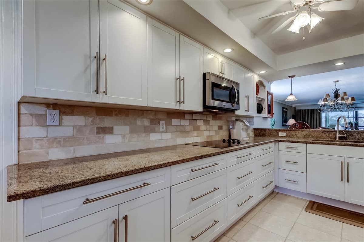 9450 HARBOR GREENS WAY — photo 8 of 51