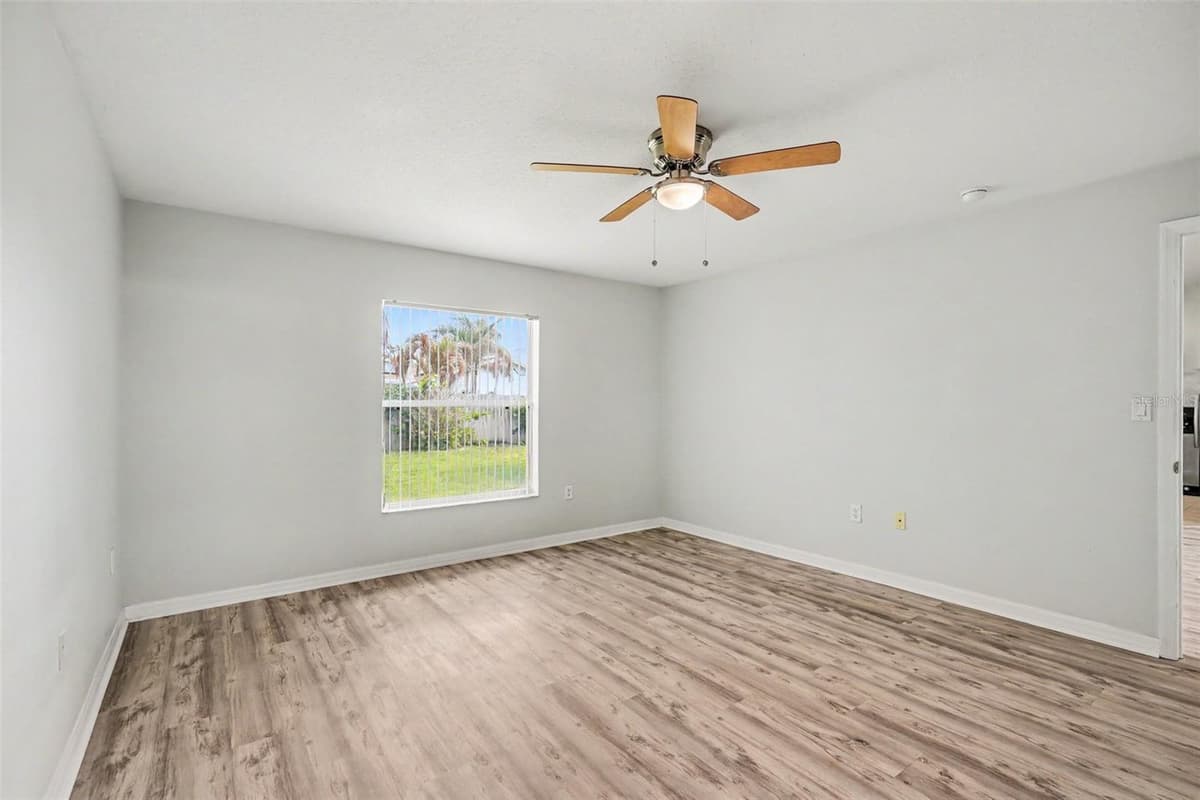 380 SHERIDAN AVENUE — photo 13 of 23