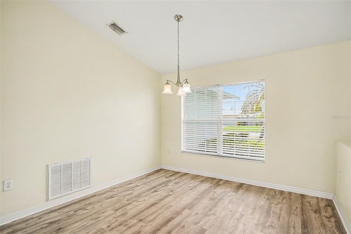380 SHERIDAN AVENUE — photo 21 of 23
