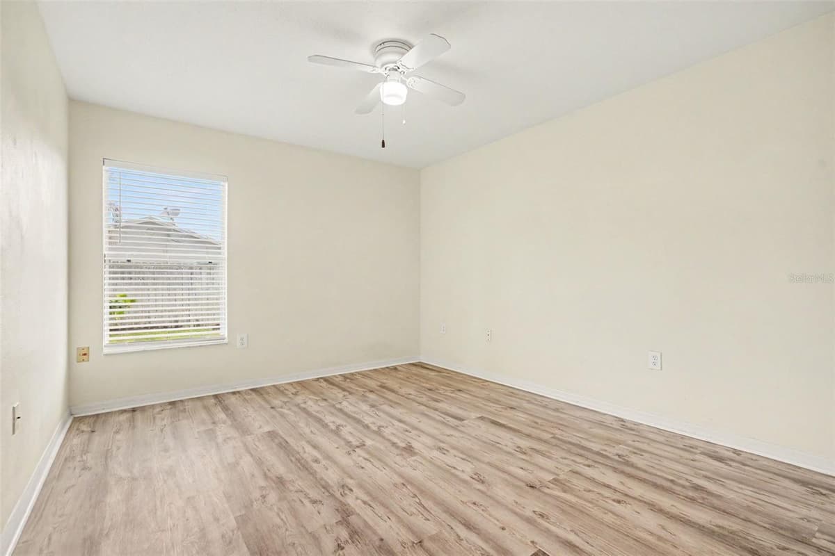 380 SHERIDAN AVENUE — photo 17 of 23