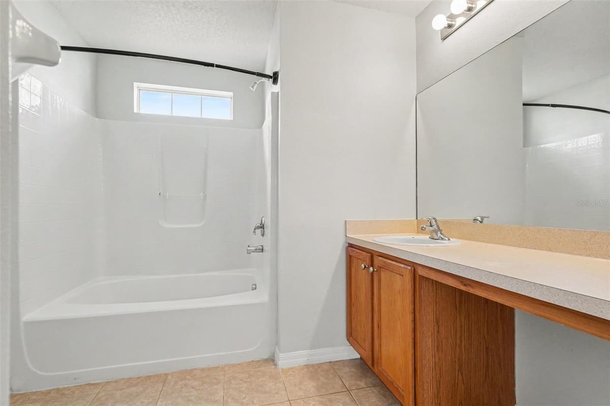 380 SHERIDAN AVENUE — photo 15 of 23