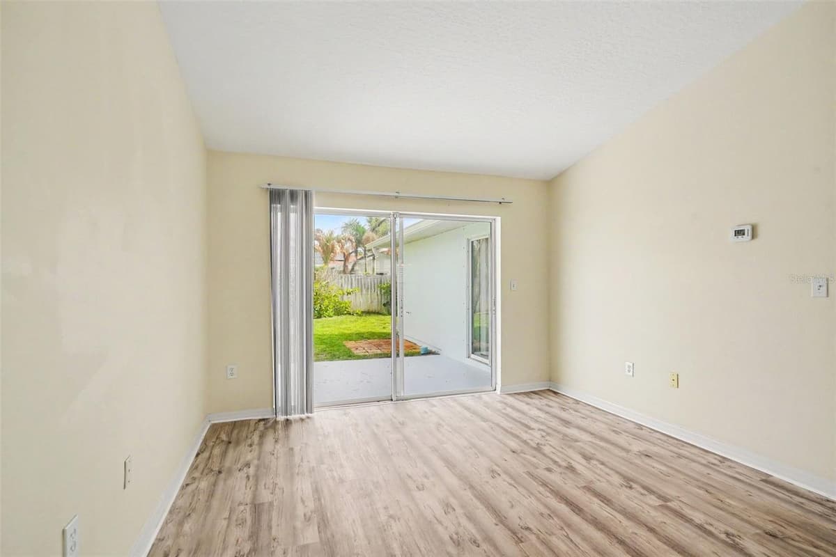 380 SHERIDAN AVENUE — photo 5 of 23
