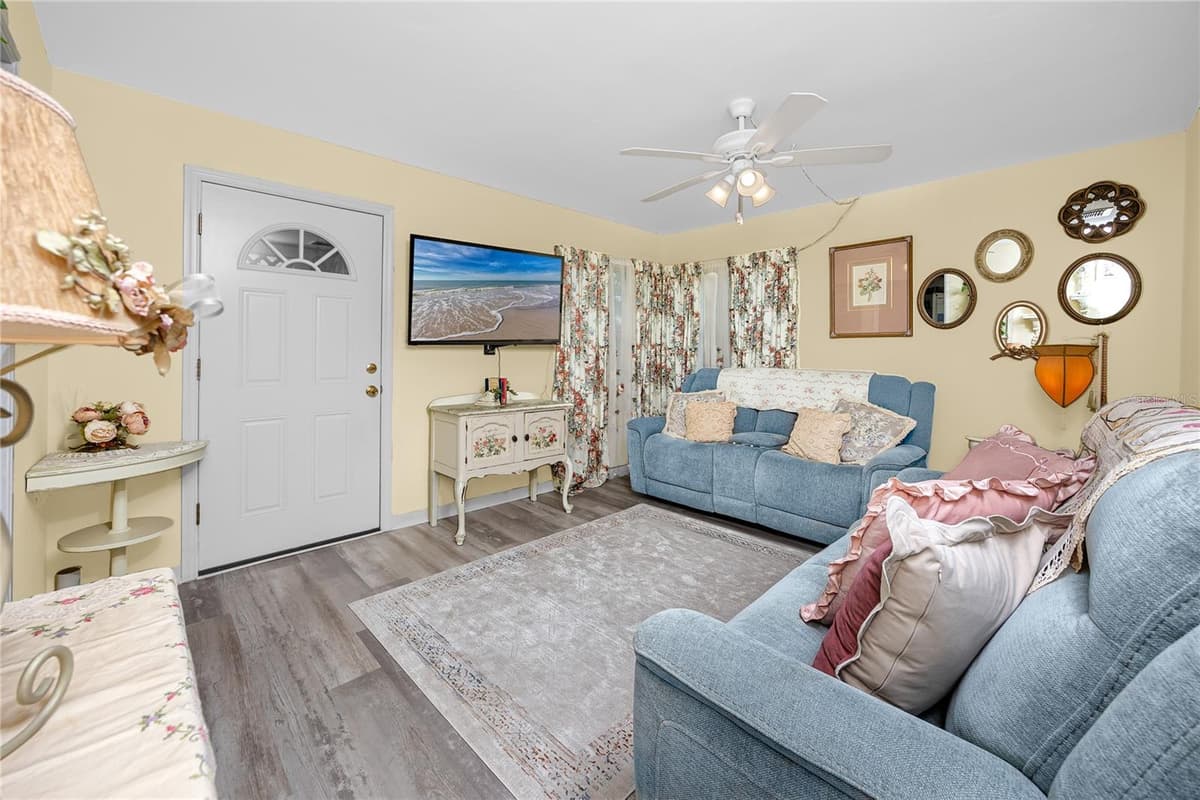 1212 HULL STREET — photo 11 of 66