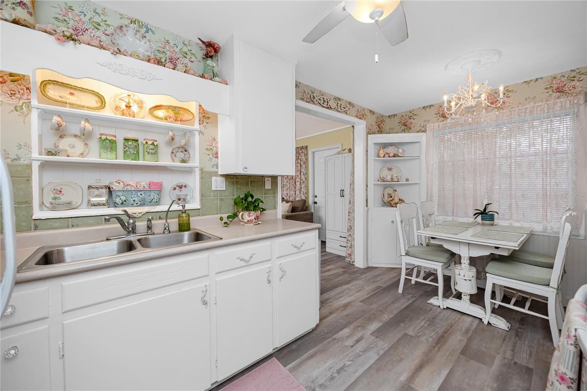 1212 HULL STREET — photo 12 of 66