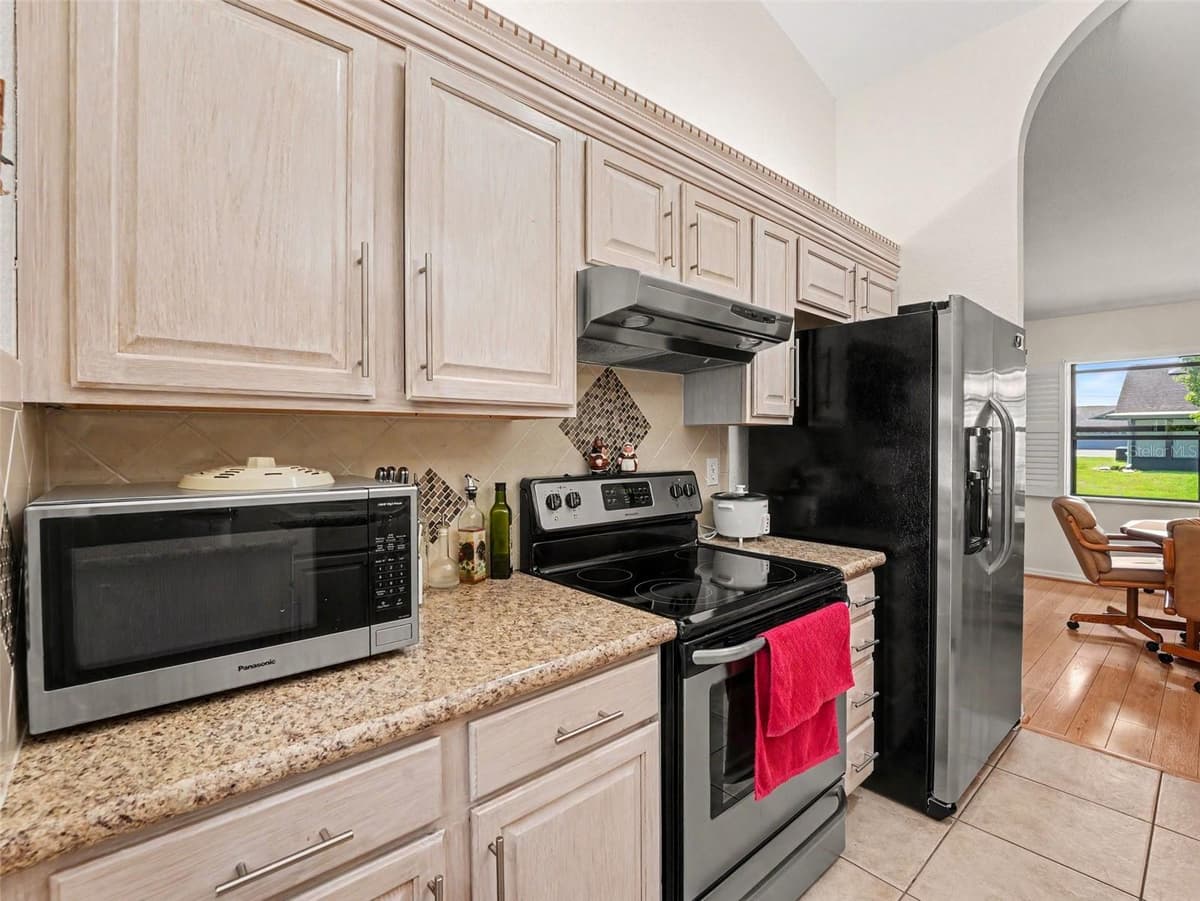 1717 ORANGEWOOD LANE — photo 15 of 31