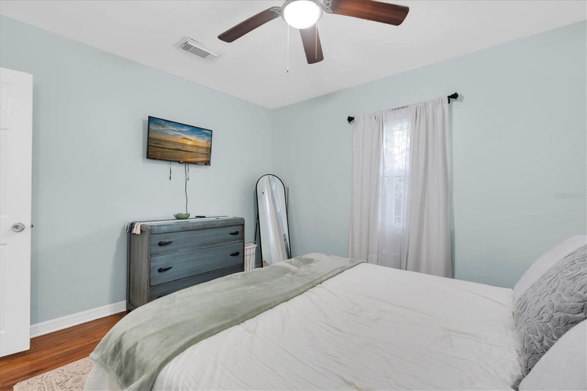 2925 PARK STREET — photo 15 of 35