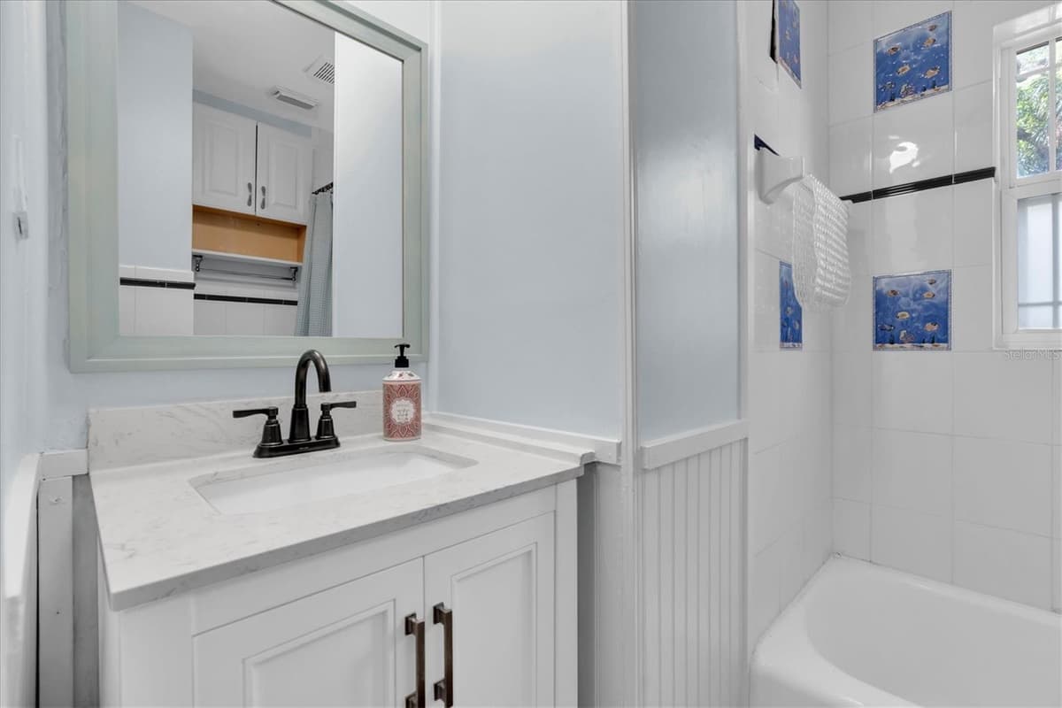 2925 PARK STREET — photo 16 of 35
