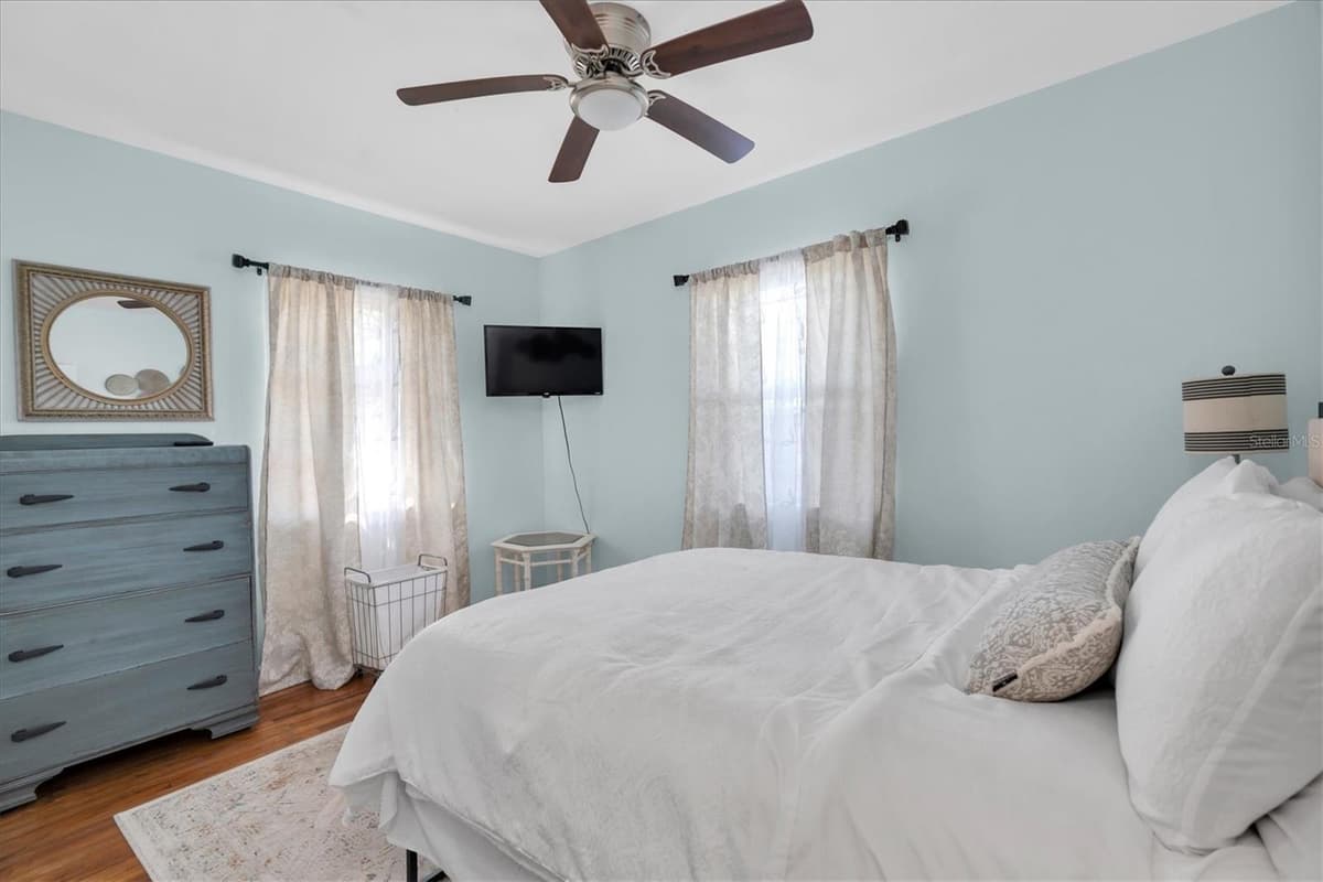 2925 PARK STREET — photo 19 of 35