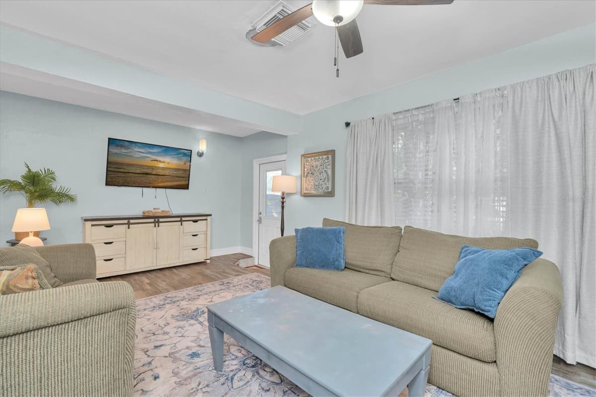 2925 PARK STREET — photo 3 of 35