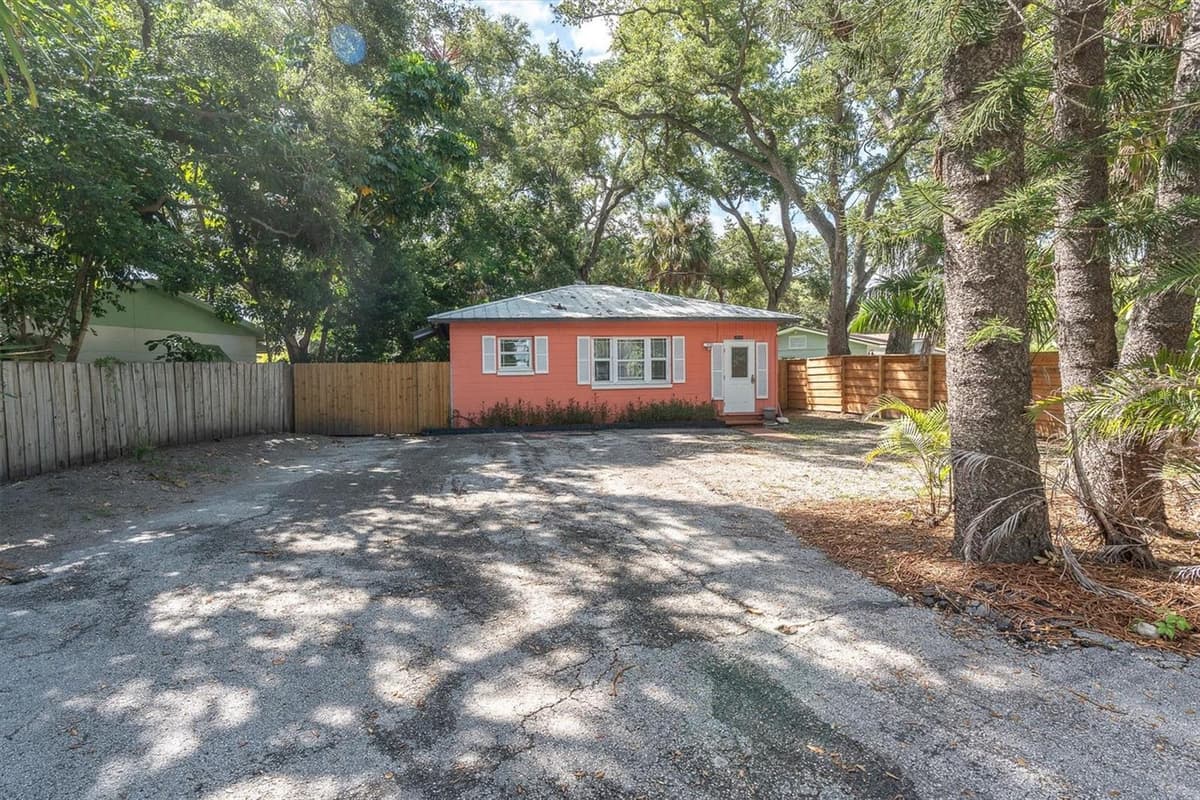 2925 PARK STREET — photo 31 of 35