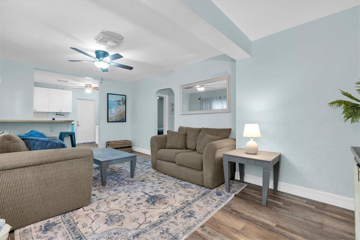 2925 PARK STREET — photo 4 of 35