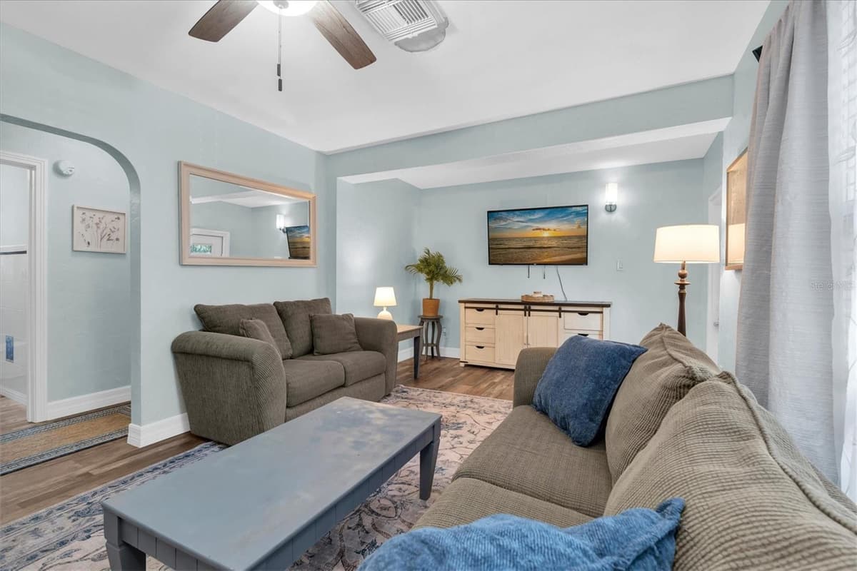 2925 PARK STREET — photo 6 of 35