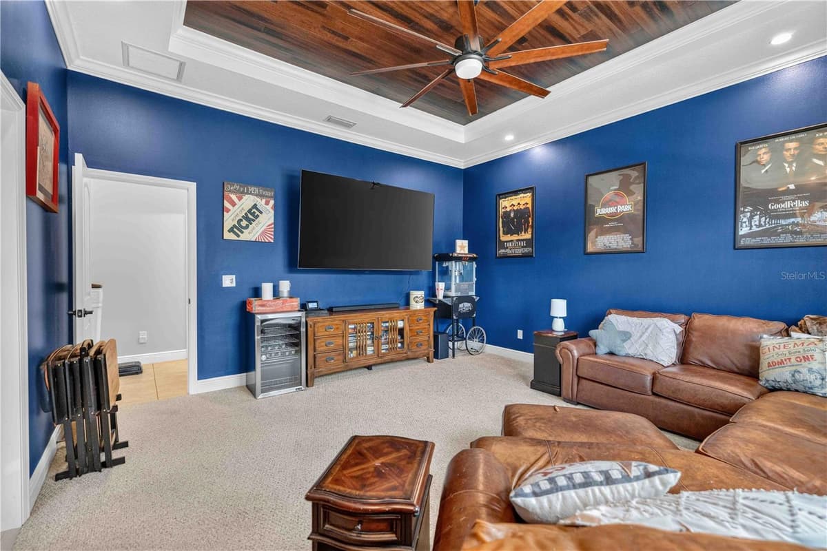 15415 MULHOLLAND ROAD — photo 18 of 30