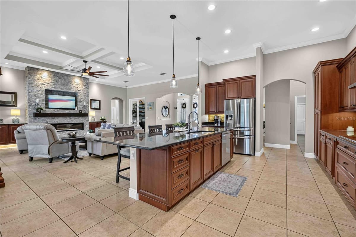 15415 MULHOLLAND ROAD — photo 9 of 30