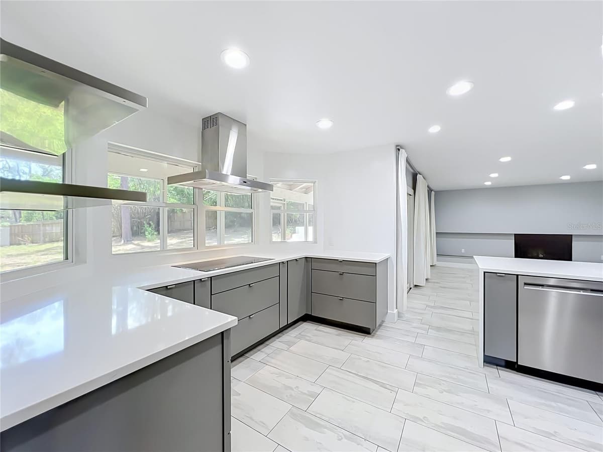 1215 DUNCAN COURT — photo 14 of 75