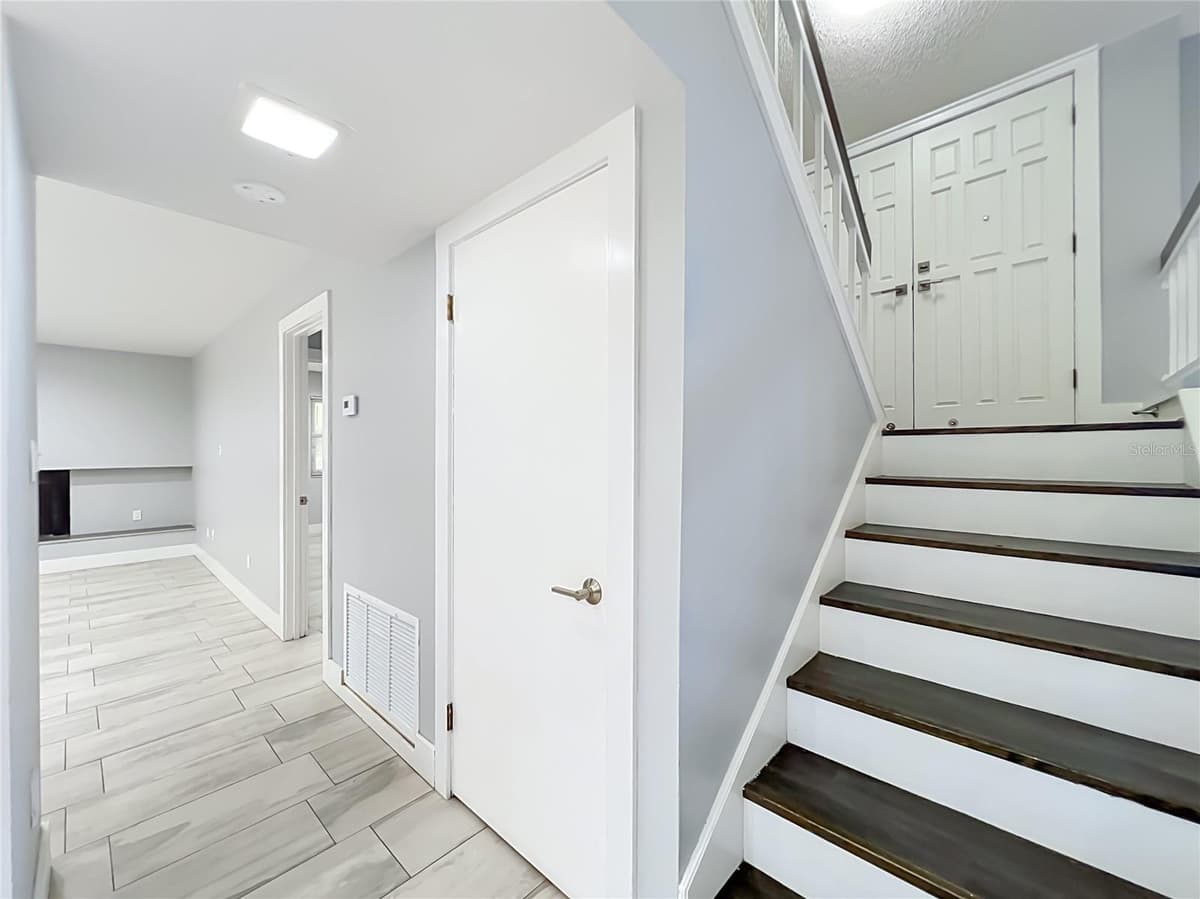 1215 DUNCAN COURT — photo 10 of 75