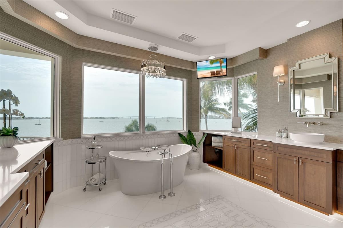 1372 HARBOR DRIVE — photo 42 of 70