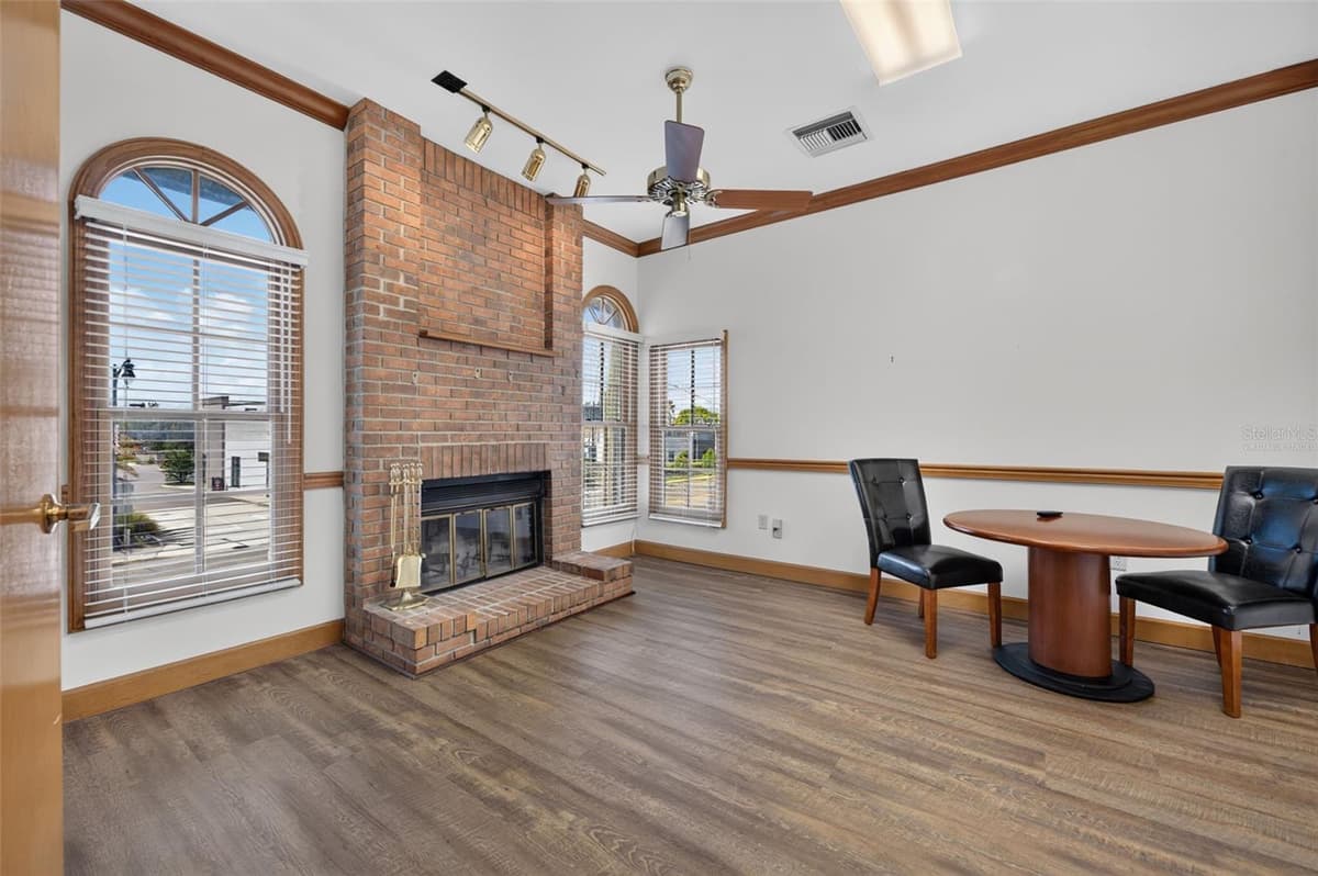 1477 FAIRBANKS AVENUE — photo 44 of 70