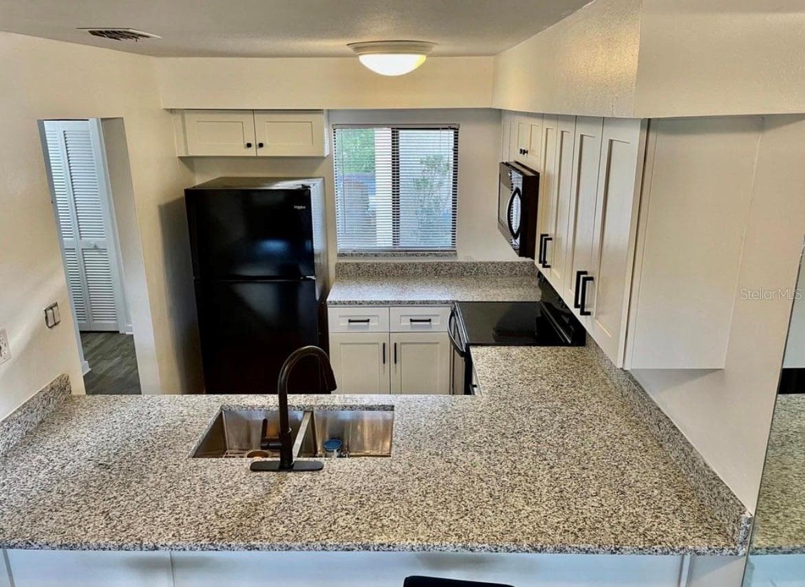 695 & 693 BELFLOWER PLACE — photo 15 of 21
