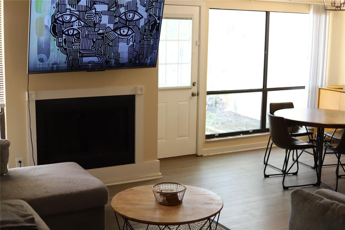 695 & 693 BELFLOWER PLACE — photo 6 of 21