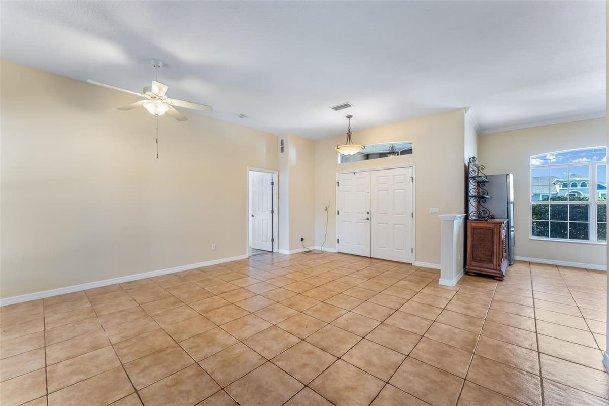 18 LEWISTON COURT — photo 12 of 58