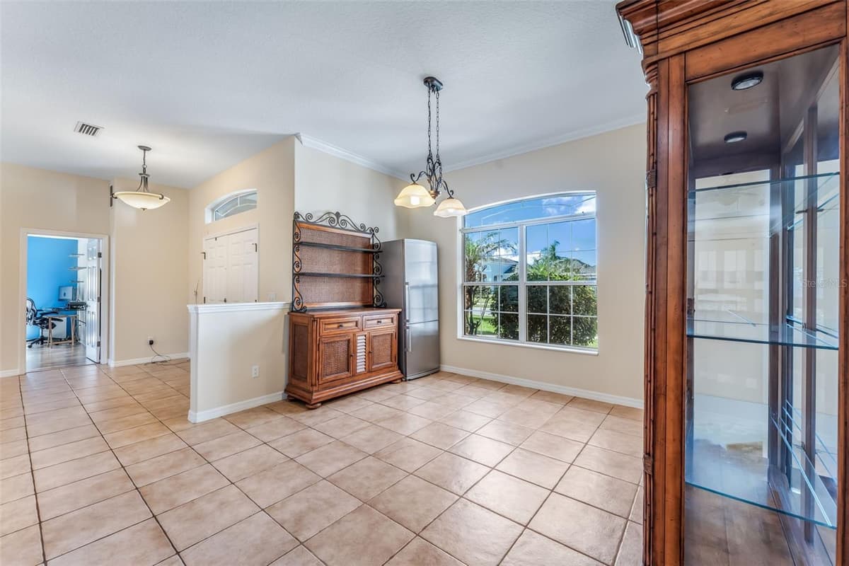 18 LEWISTON COURT — photo 16 of 58