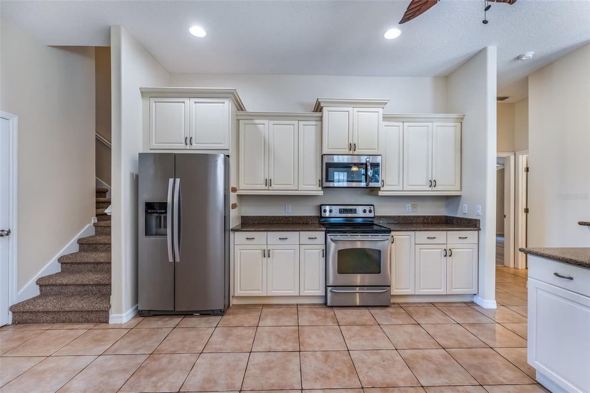 18 LEWISTON COURT — photo 19 of 58
