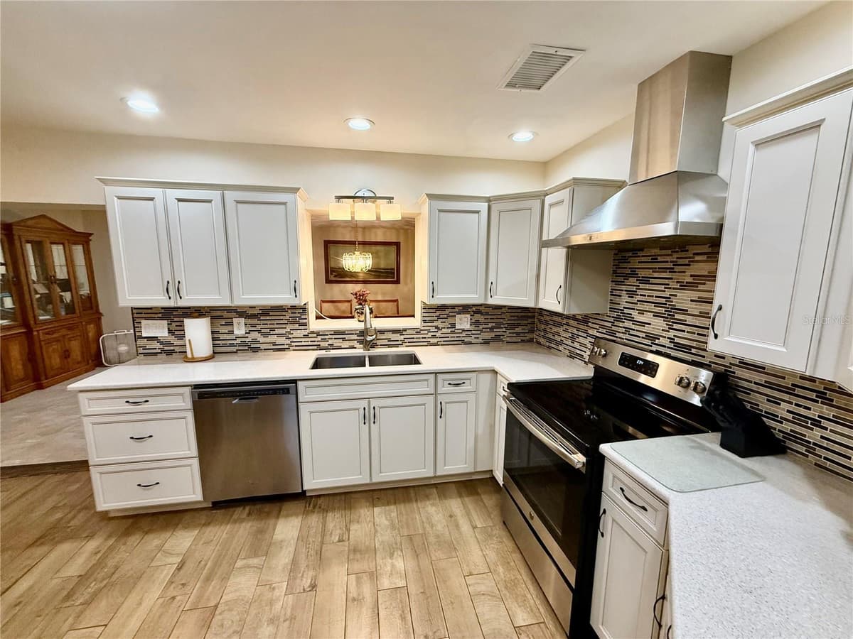 918 BAY BREEZE TERRACE — photo 13 of 100