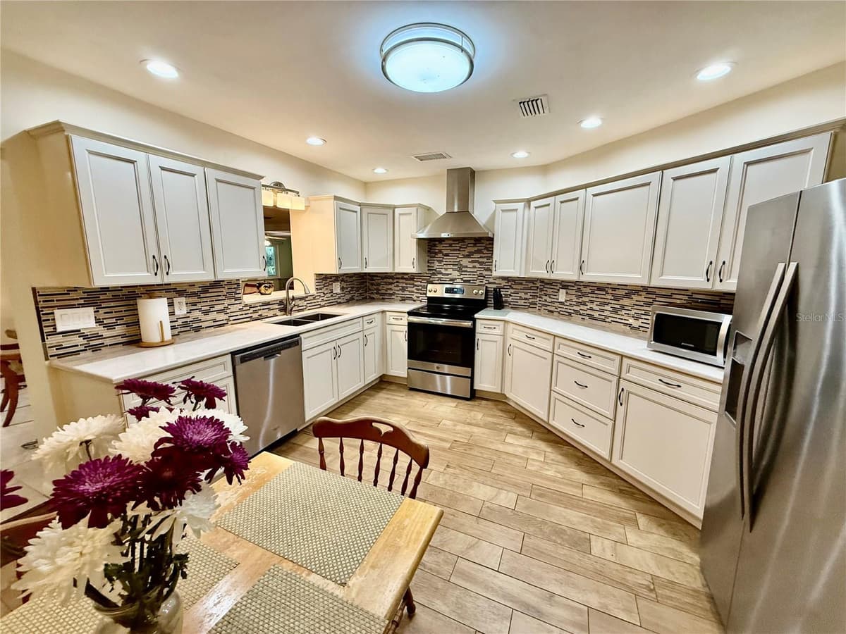 918 BAY BREEZE TERRACE — photo 9 of 100