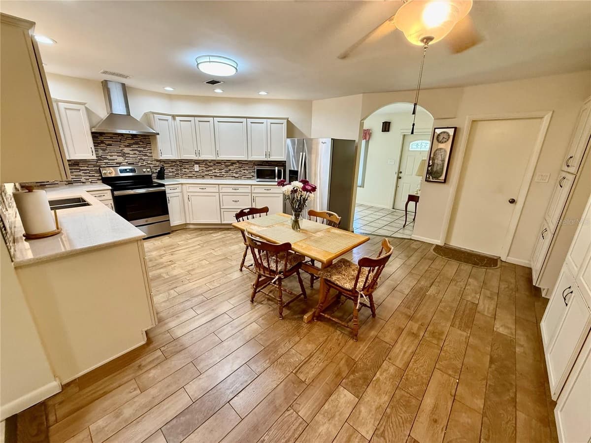 918 BAY BREEZE TERRACE — photo 14 of 100