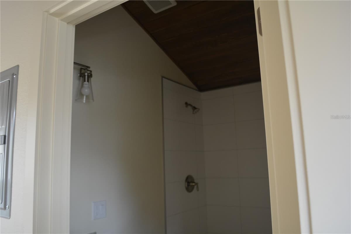 620 THIRD STREET — photo 16 of 25