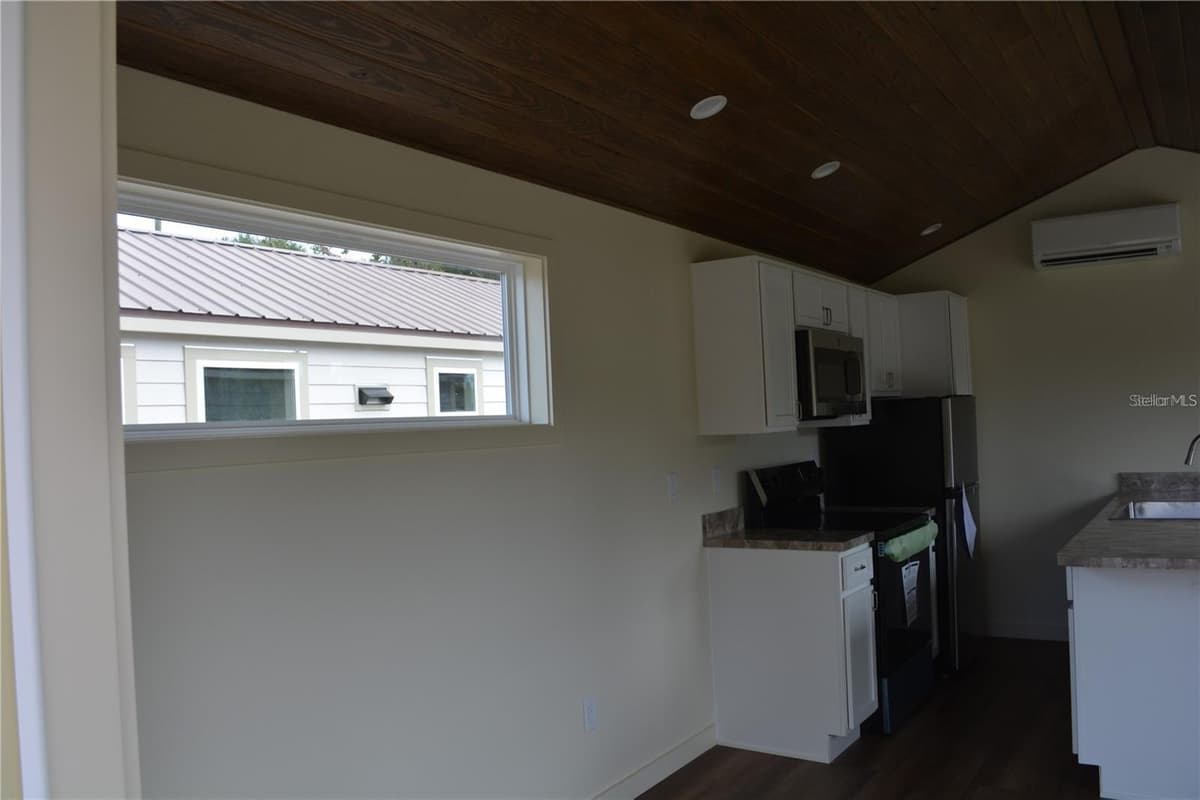 620 THIRD STREET — photo 11 of 25