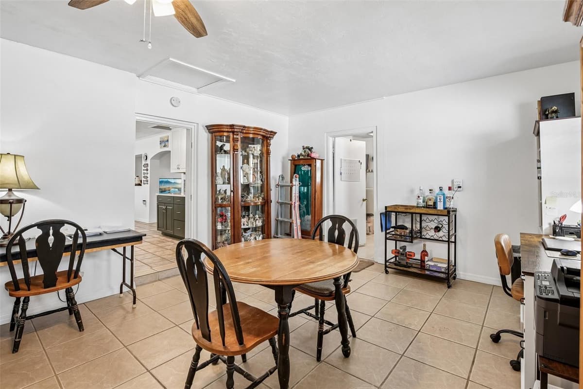 806 BLUE HERON BOULEVARD — photo 12 of 33