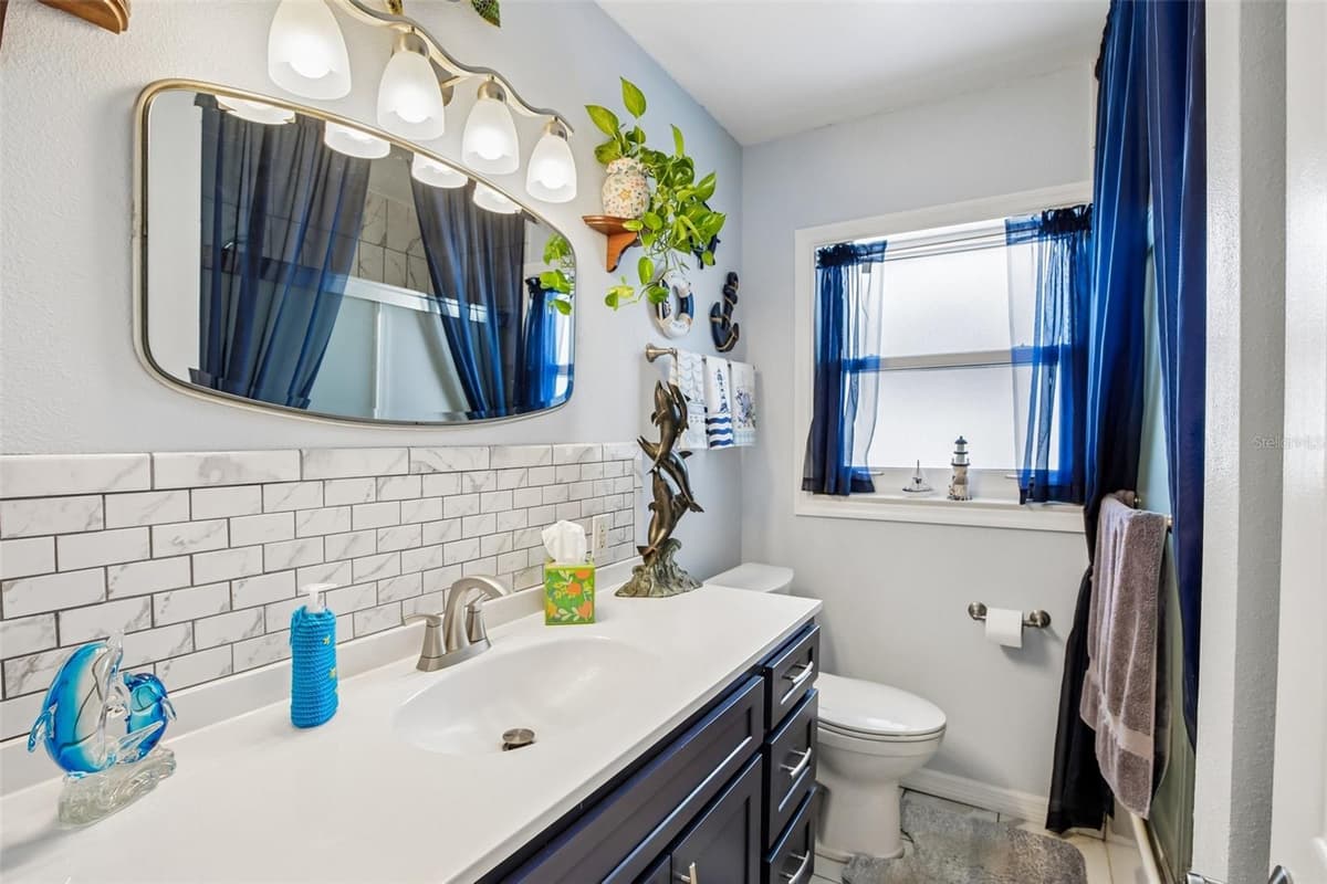806 BLUE HERON BOULEVARD — photo 16 of 33