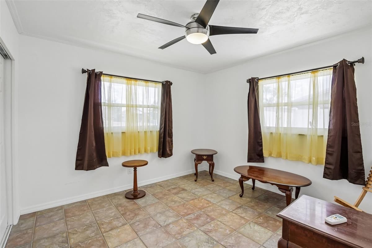 806 BLUE HERON BOULEVARD — photo 15 of 33