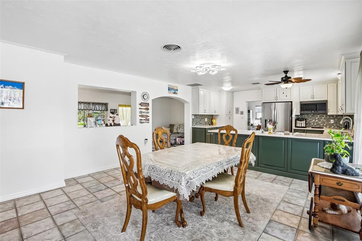 806 BLUE HERON BOULEVARD — photo 6 of 33