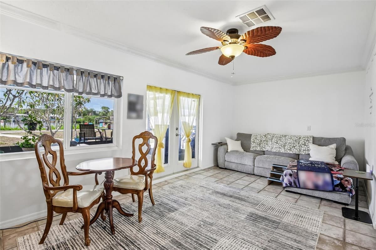 806 BLUE HERON BOULEVARD — photo 10 of 33