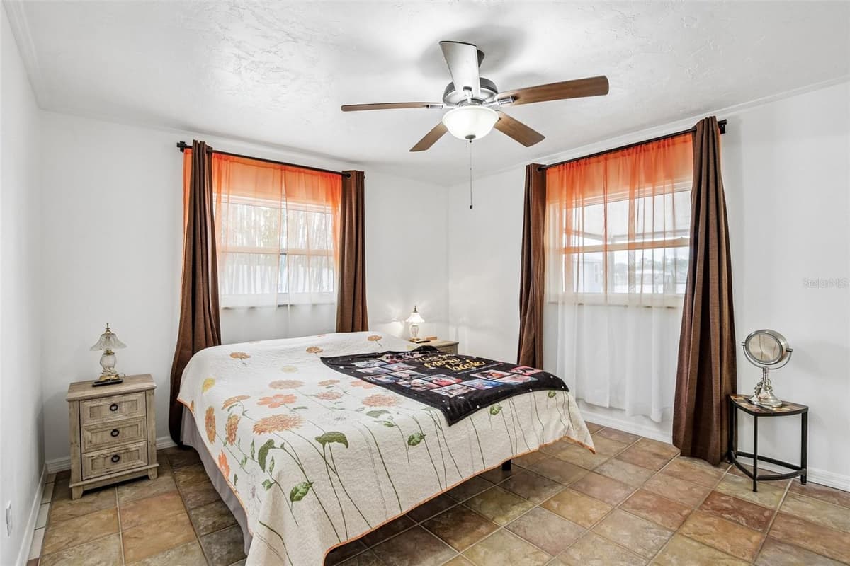 806 BLUE HERON BOULEVARD — photo 13 of 33